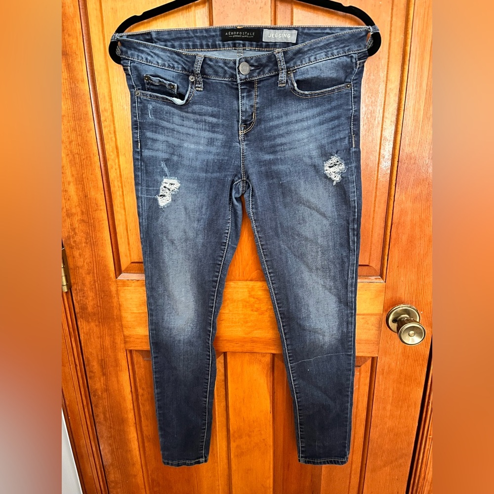 Aeropostale blue jeggings with two small rips